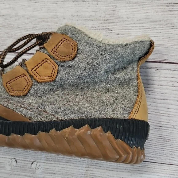 Sorel Sz 8 Gray and Tan Winter Boots - Picture 13 of 16